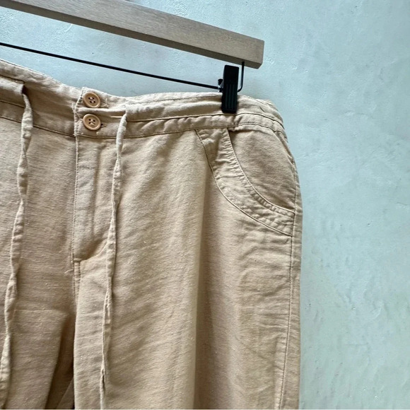 Miss Lili || Linen Tan Capris Pants Large - Picture 9 of 9